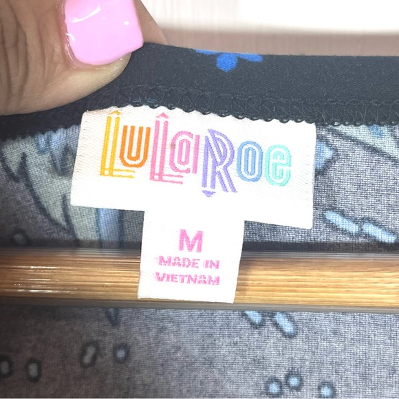 LuLaRoe Unicorn!! Beauty & the Beast Floral Midnight Carly Dress Size Medium - Picture 4 of 5